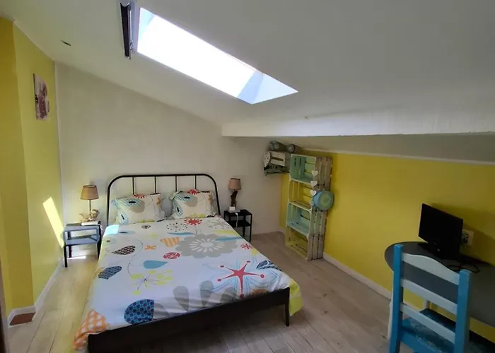 Bed and Breakfast Casinha D'alice Et Serge Cela Velha